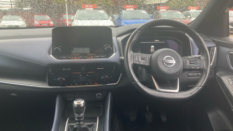 Nissan Qashqai 1.3 DiG-T MH Tekna 5dr Petrol Hatchback